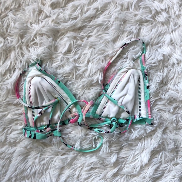 Floral Bikini Top - Picture 2 of 2